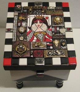 Detail Image for art Queen of Hearts Box