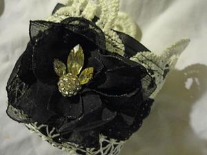 Detail Image for art BLACK FLOWER CUFF